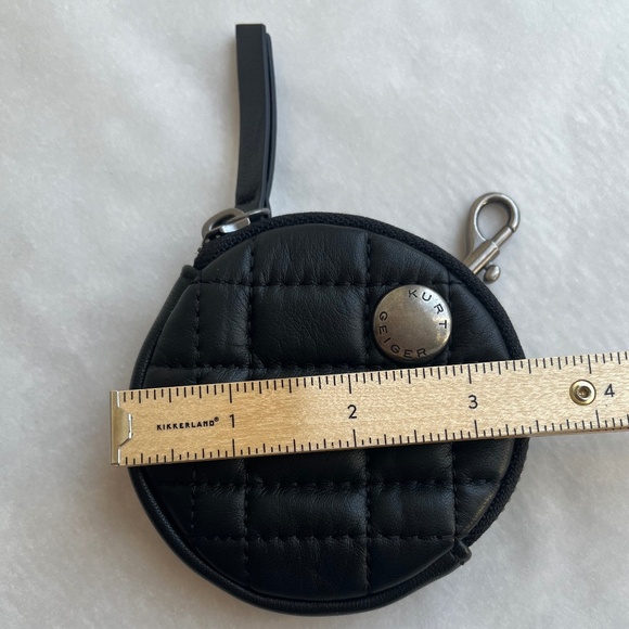 Kurt Geiger Mini Round Black Leather Quilt Coin Purse Airpods Case Wallet - Picture 6 of 6